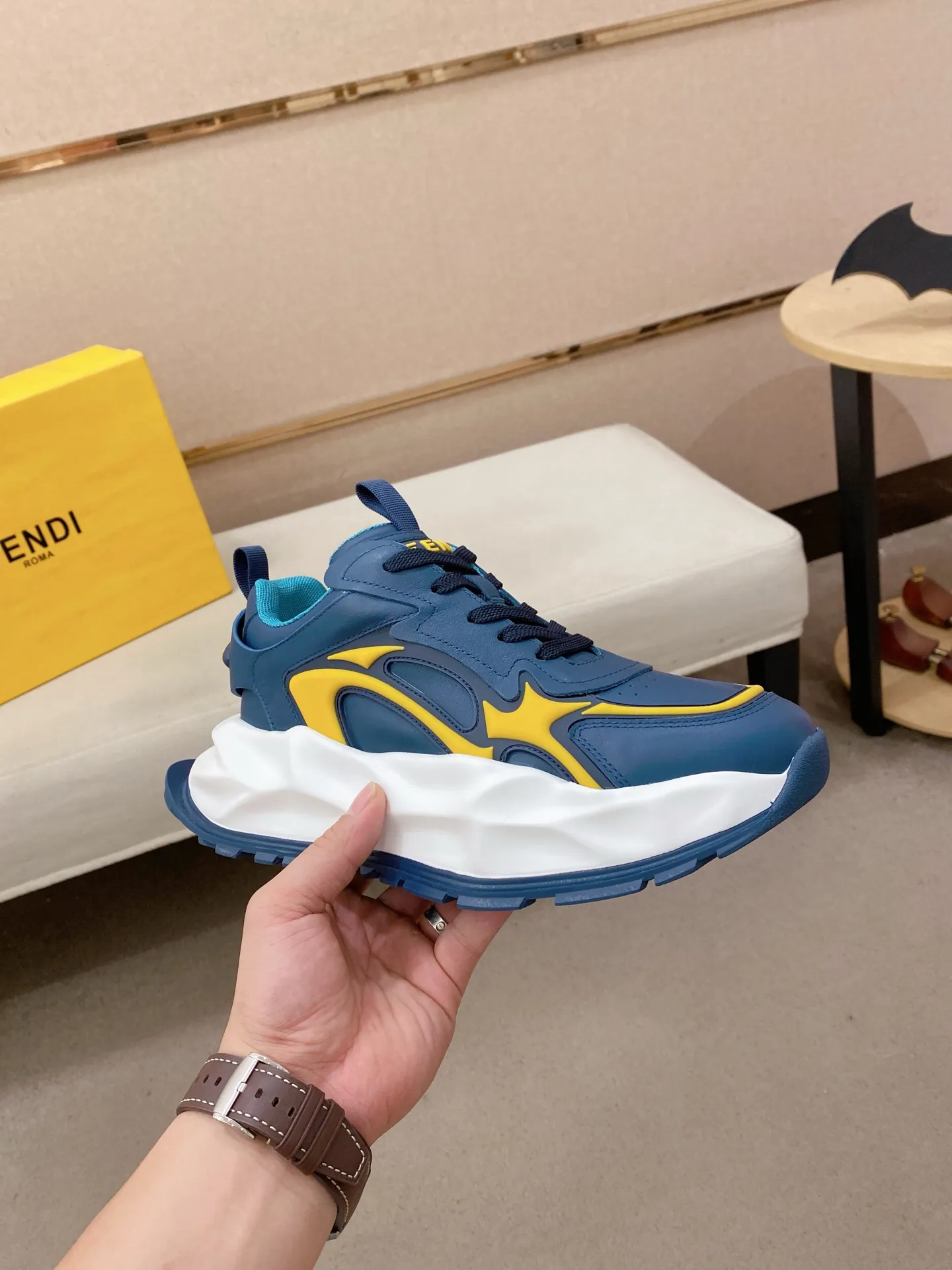 Factory price 580💰 FENDI new model (Fendi) official website 1:1 copy 👊🏻Upper 🇮🇹Imported cowhide🇩🇪Inside imported breathable mesh lining. The original outsole is molded to reflect the identity of every man, and the upper foot is elegant and stable🚶🏻🚶🏻The high-end custom counter original replica📯The shoe last remains unchanged regardless of wind and rain, and can withstand the verification of time🔍️,🔵 Size: 39-45. Can be customized 38-46 non-refundable and non-exchangeable!